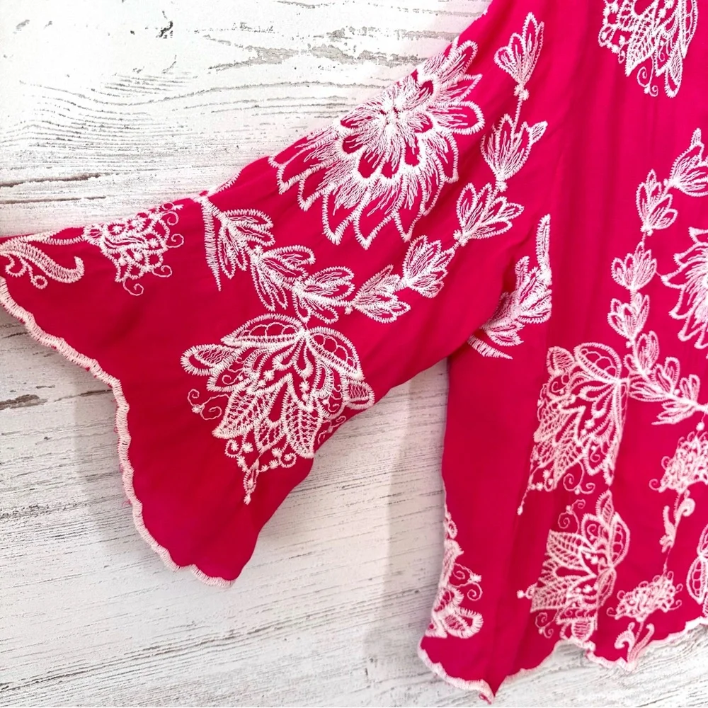 SOLITAIRE Anthropologie Embroidered Floral Boxy Cropped Trumpet Sleeve Top L - Picture 4 of 8